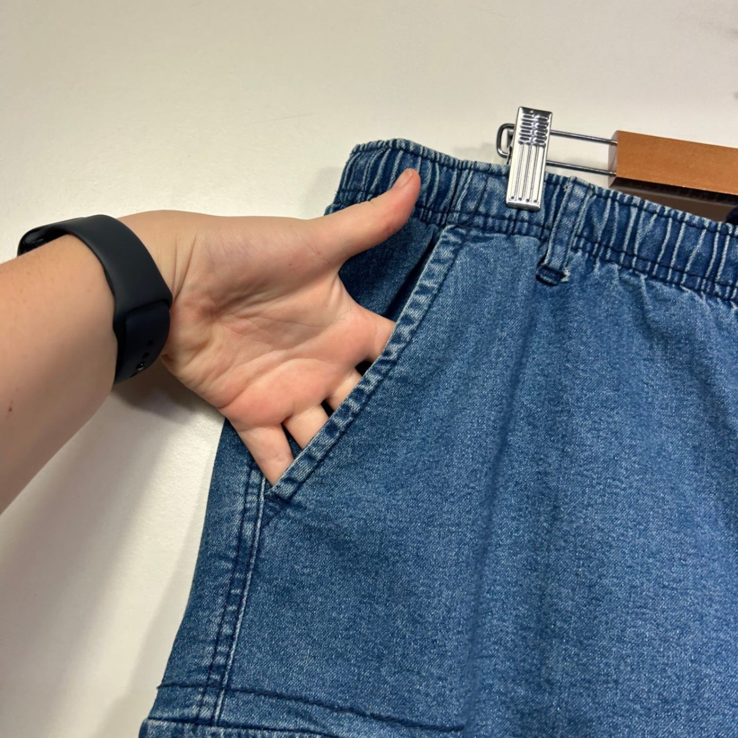 Elliotts Mens Blue Cargo Pockets Denim Shorts Size 42