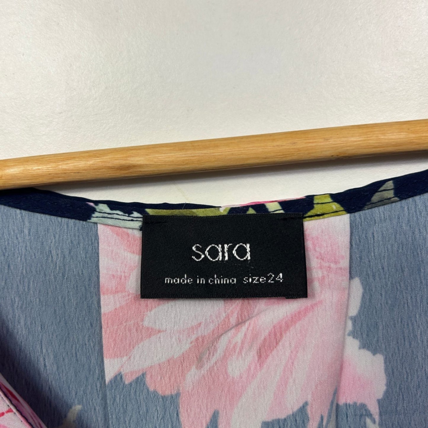 Sara Womens Navy Multicoloured Floral V Neck Tunic Top Blouse Size 24