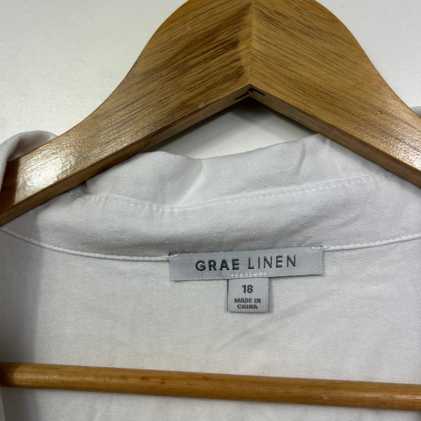 Suzanne Grae Linen White Blend Short Sleeve Collared Button-up Top Size 18