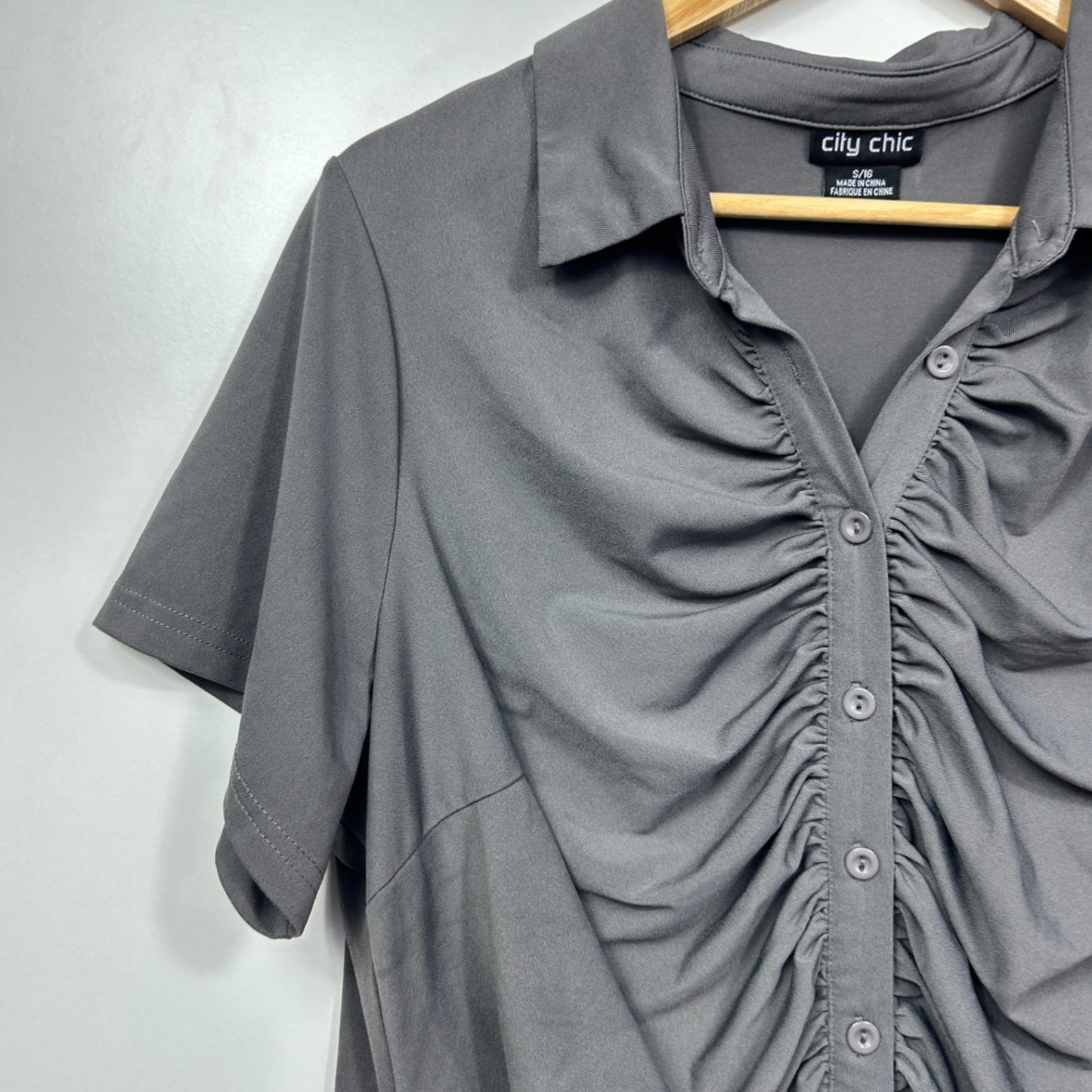 City Chic Womens Grey Short Sleeve Collared Button up Ruched Top - Size 16