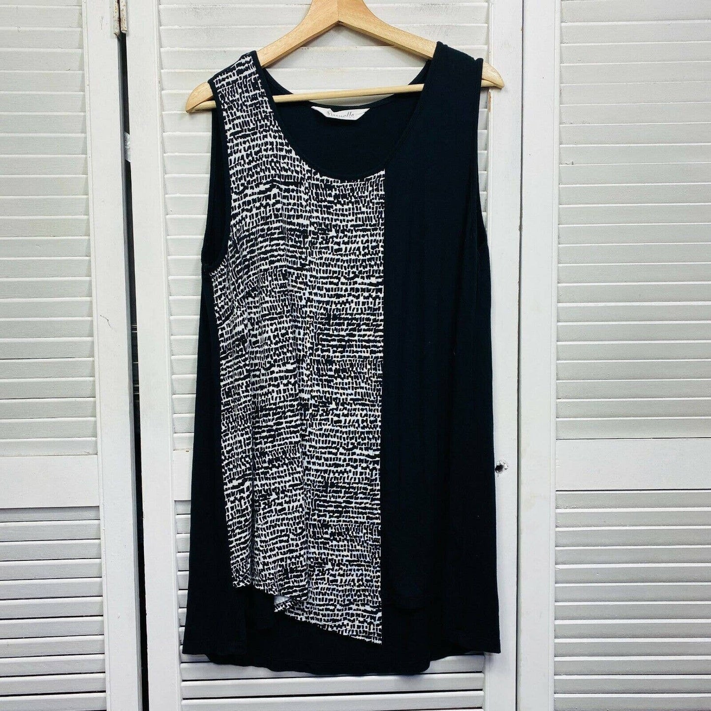 Virtuelle Tunic Top Size 14 Plus Black Sleeveless Front Asymmetric Hem Preloved