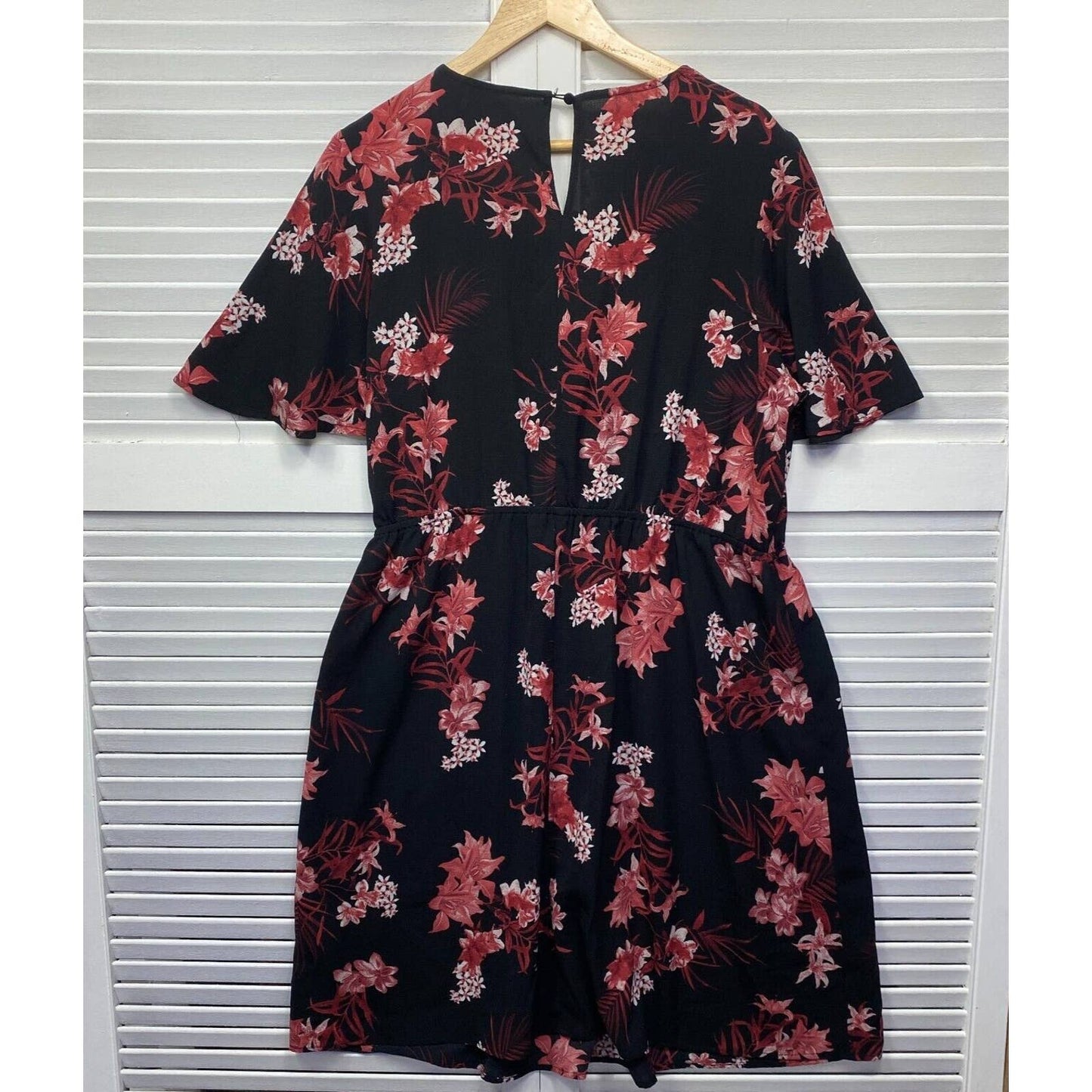 beme Dress Size 18 Plus Size Black Floral A-line Short Sleeve Preloved