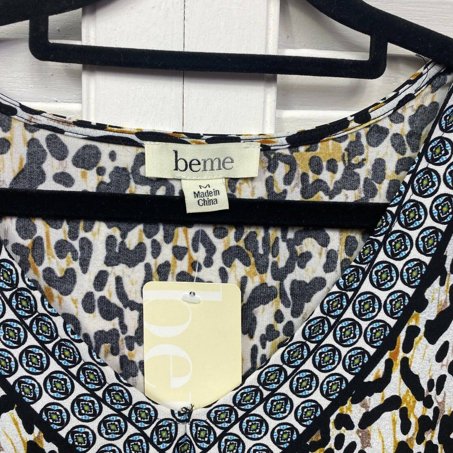 beme Top 18 Medium Plus Size Short Sleeve Animal Print Tunic V Neck New