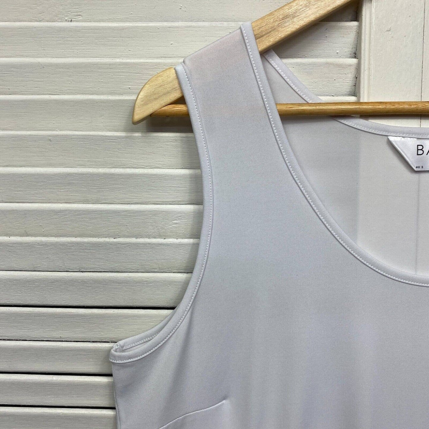 Taking Shape Basics Top 16 Plus Small White Sleeveless Singlet Preloved