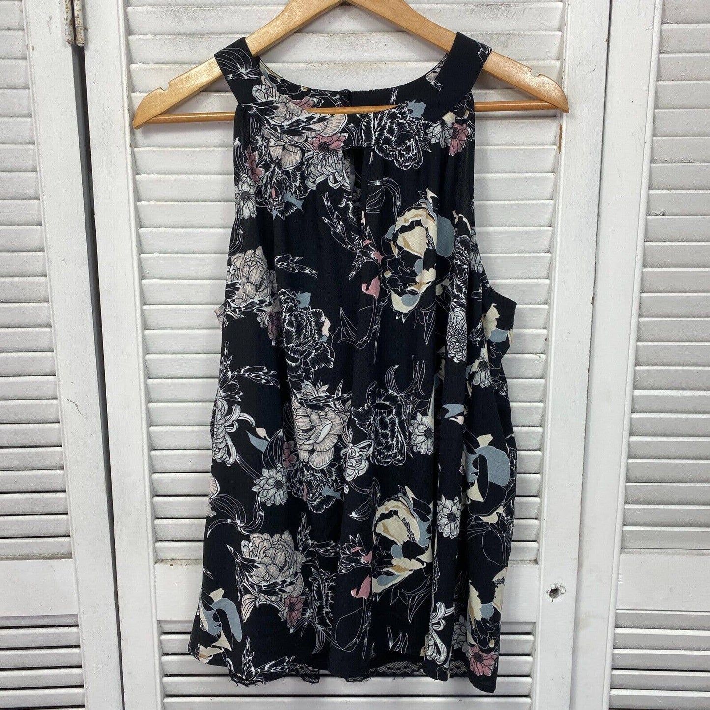 City Chic Womens Top Plus Size XS 14 Black Floral Lace Sleeveless