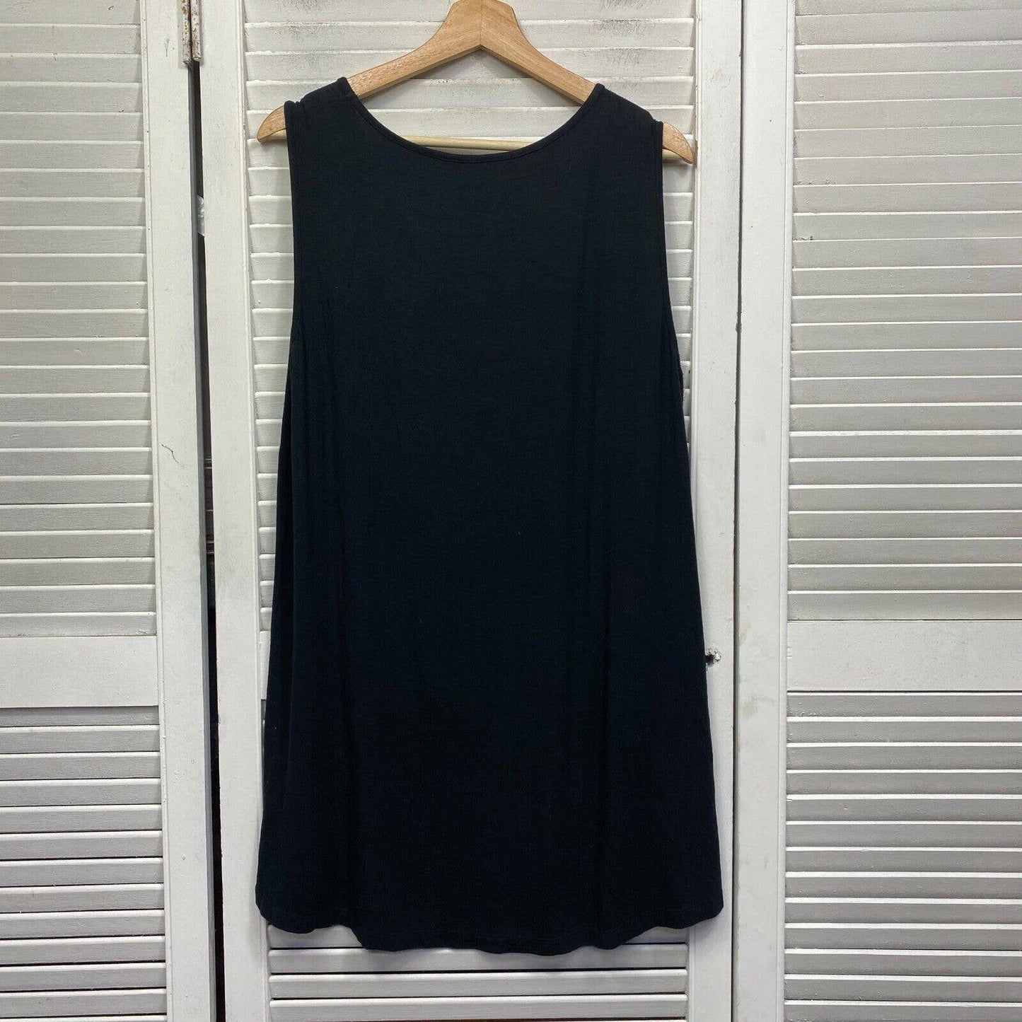 Virtuelle Tunic Top Size 14 Plus Black Sleeveless Front Asymmetric Hem Preloved