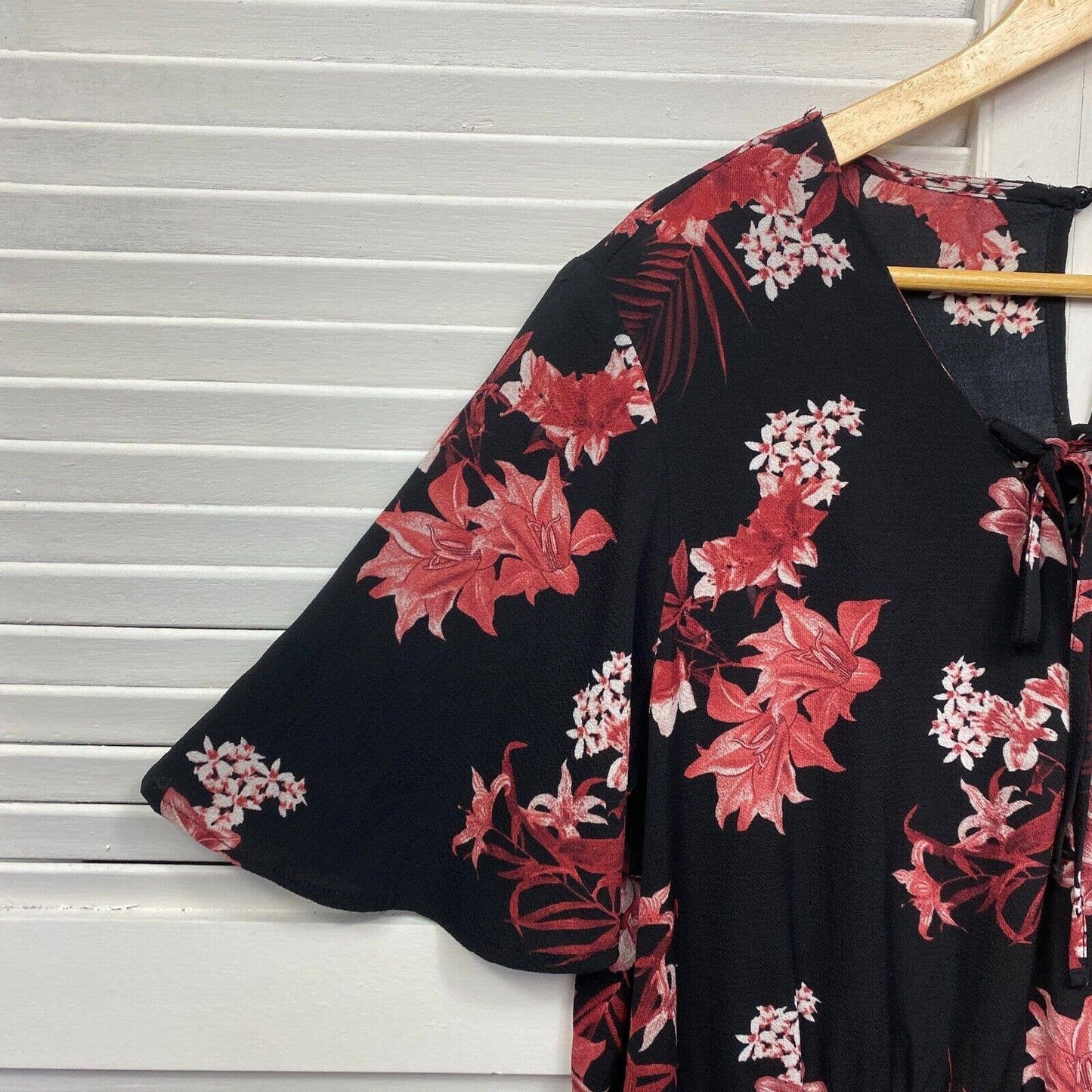 beme Dress Size 18 Plus Size Black Floral A-line Short Sleeve Preloved