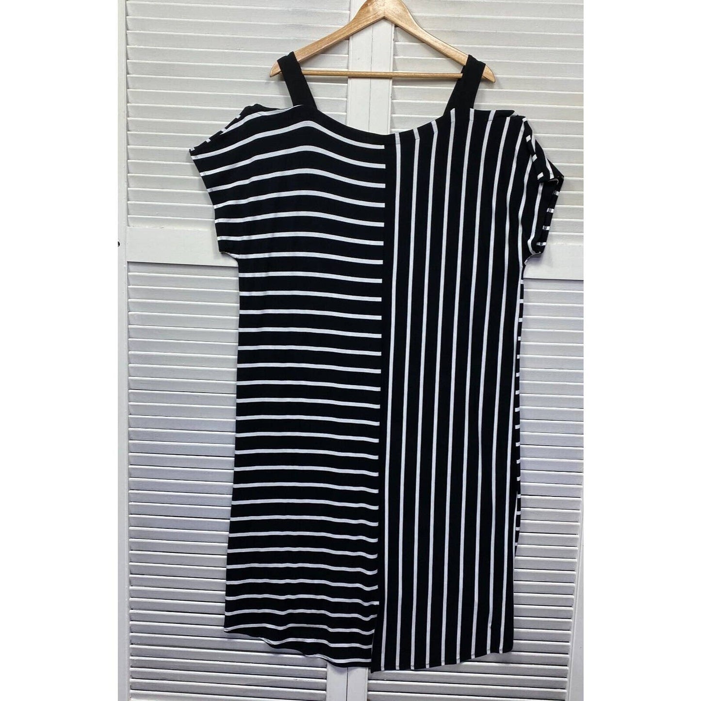 Taking Shape Dress Womens 18 Plus Medium Black White Striped Cold Shoulder New