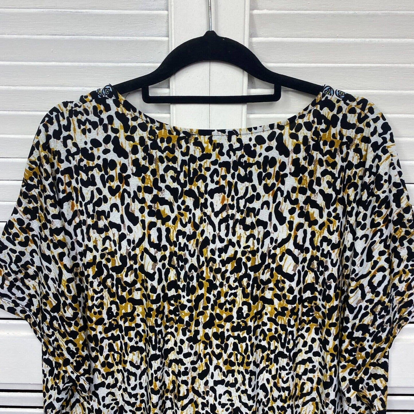 beme Top 18 Medium Plus Size Short Sleeve Animal Print Tunic V Neck New