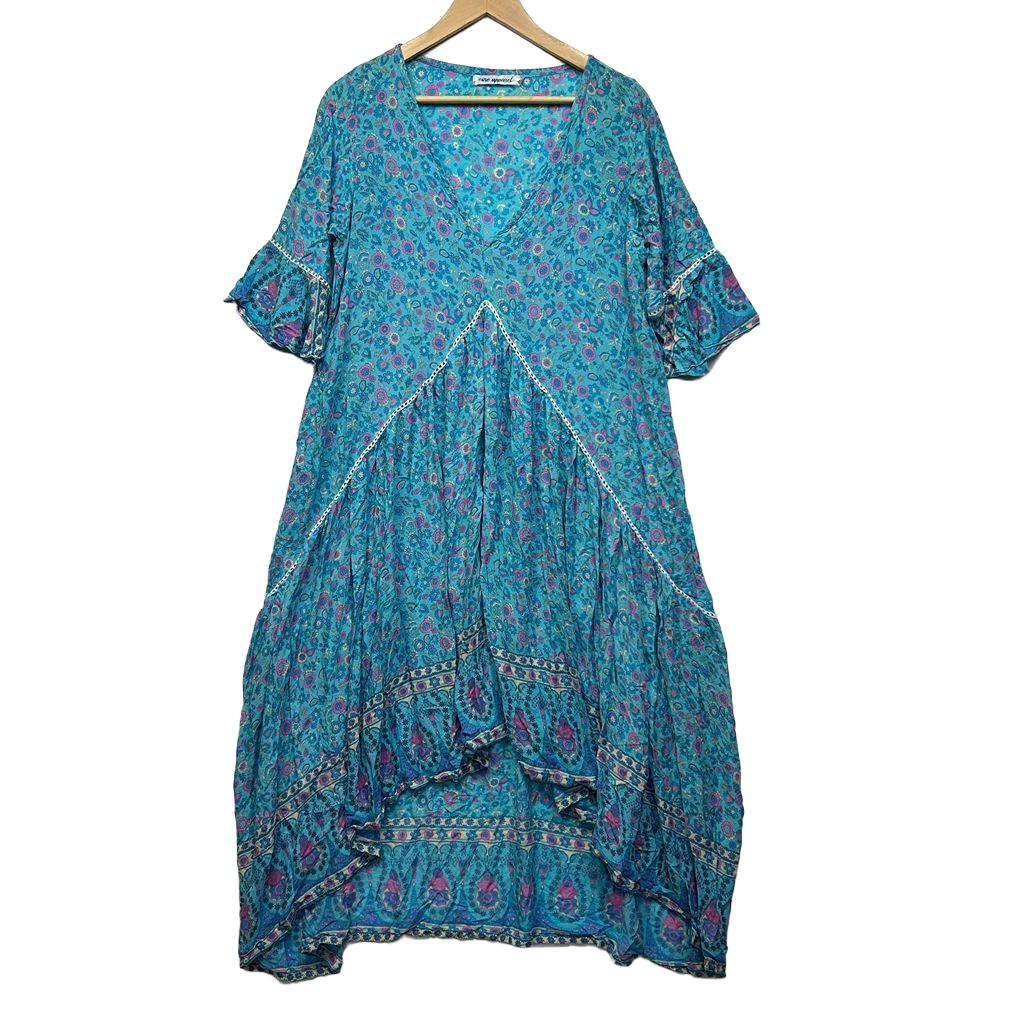 Vine Apparel Blue Floral Peak Maxi Dress - Size M/L